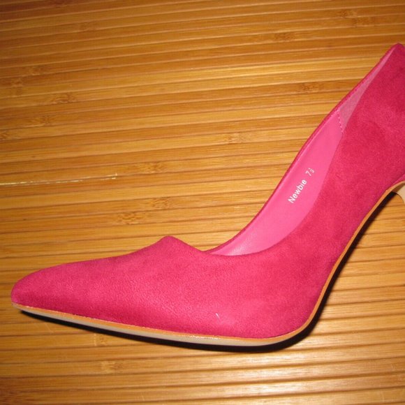 Akira Fuchsia Pink Newbie Faux Suede Pumps Size 7.5 NIB Pointed Toe Stiletto - Picture 6 of 6